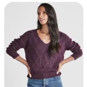 splendid diamond cable V neck sweater